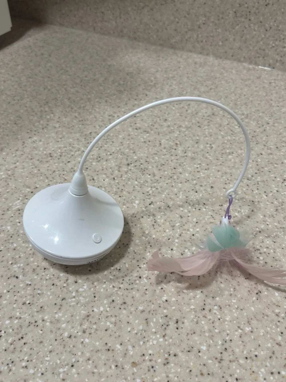 Automatic cat toy with Pastel Feather Charm